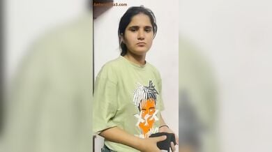 चुदवाने के बाद कपडे पहनती पंजाबी लड़की का सेक्सी एमएमएस