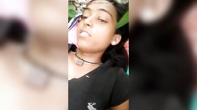 जवान लड़की की झांटवाली कुंवारी चूत की जंगल में चुदाई