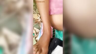 जवान लड़की की झांटवाली कुंवारी चूत की जंगल में चुदाई