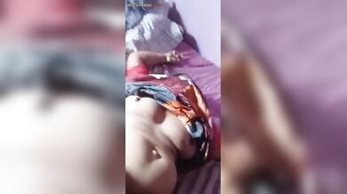 रात में चाची की चड्डी निकाल के चूत में ऊँगली की