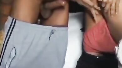 हाईस्कुल वाली बहन को भाई ने स्टोर रूम में चोदा