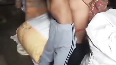 हाईस्कुल वाली बहन को भाई ने स्टोर रूम में चोदा