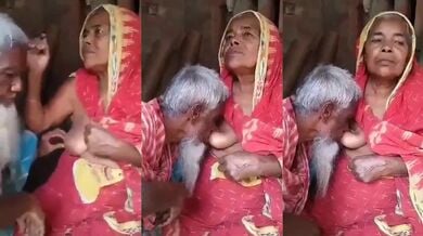 बांगला दादी के बूब्स चूसते दादा जी