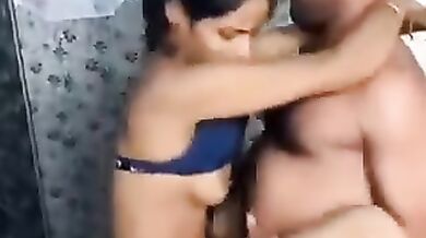 अर्चना भाभी की दमदार बाथरूम चुदाई का वेब सिरीज़ क्लिप