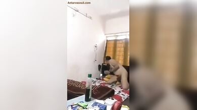 तिवारी अंकल ने हिजड़े की गांड मारी देसी पोर्न वीडियो में