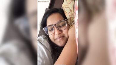 मल्लू कोलेज गर्ल के बड़े फूटबॉल्स!