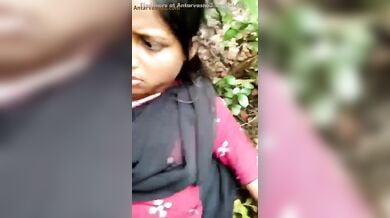 जंगल में लवर का औजार लेती साउथ की लड़की