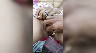 कुंवारी लड़की ने जंगल में अंकल का लंड लिया