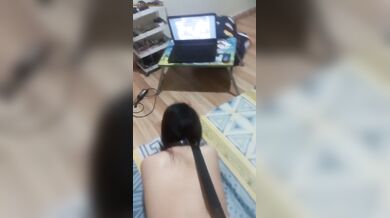 जापानी पॉर्न देखते हुए लड़की के गले में पट्टा बांधकर चुदाई