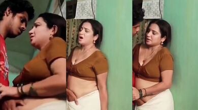 गर्म हुई मौसी की चड्डी में हाथ डाला भांजे ने