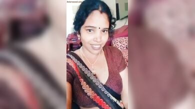 मल्लू चाची ने दिखाई अपनी हॉट चूची वीडियो कॉल में