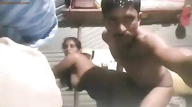 मल्लू आदमी ने किया नई पड़ोसन का चोदकर स्वागत