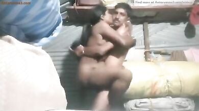 मल्लू आदमी ने किया नई पड़ोसन का चोदकर स्वागत