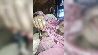 आंटी को नींद आई थी फिर भी लंड चूस रही हैं