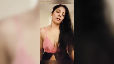 पति के दोस्त के लंड पर जम्प लगाती भाभी का चुदाई वाला ब्लू फिल्म