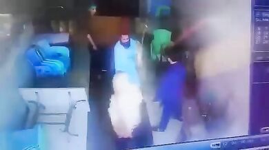 पाकिस्तानी वाइफ अफ्घानी लोडा लेते पकड़ी गई