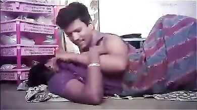 गाँव की आंटी के बूब्स चूस लिये देवर जी ने