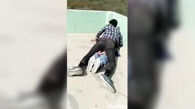 देसी ताऊ ने हरयाणा गर्ल को चुदवाते पकड़ा