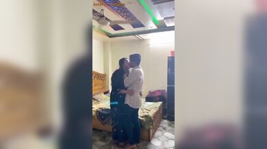 लवर को घर बुला के चुदती हुई भाभी का इंडियन सेक्स वीडियो