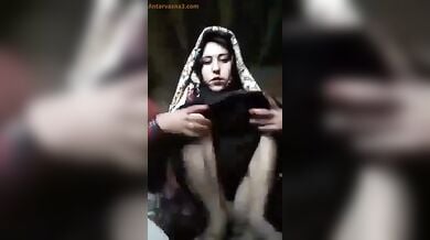 जम्मू की पहाड़ी भाभी ने चूत खोल दी वीडियो कॉल में