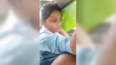 इलेक्ट्रिक रिक्शावाले ने कोलेज गर्ल पेल दी