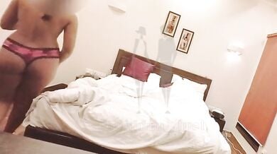 स्मृति जैन का एक और वायरल वीडियो होटल में गार्ड को चोदने का