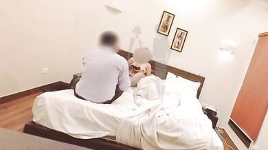 स्मृति जैन का एक और वायरल वीडियो होटल में गार्ड को चोदने का