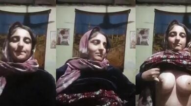 पाकिस्तानी भाभी रुकसाना ने नंगे चुचें खोले