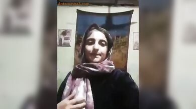 पाकिस्तानी भाभी रुकसाना ने नंगे चुचें खोले