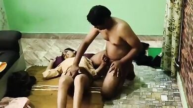 पोर्न देख के गरम हुई आंटी चुद गई जेठ से