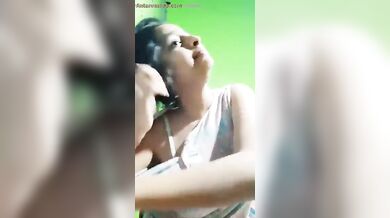 हॉस्टल वाली लड़की ने पहली बार चूची दिखाई व्हाट्सएप पर