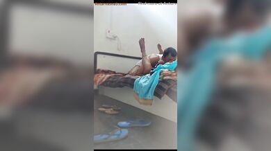 राजस्थानी कुँवारी लड़की ने बुर का बाजा बजवा लिया!