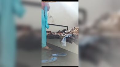 राजस्थानी कुँवारी लड़की ने बुर का बाजा बजवा लिया!