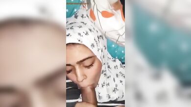 हिजाबी लड़की का हॉट ब्लोजॉब और फेशियल कमशॉट वीडियो