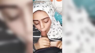 हिजाबी लड़की का हॉट ब्लोजॉब और फेशियल कमशॉट वीडियो