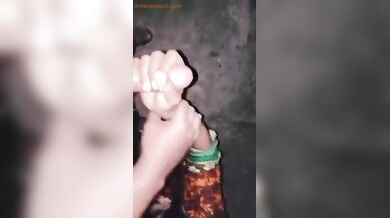 छोटी चाची के मुँह में लंड दिया और मुठ मरवाया