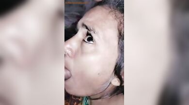 छोटी चाची के मुँह में लंड दिया और मुठ मरवाया