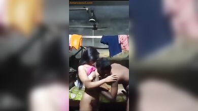 देसी कपल की घर में चुदाई का हॉट ब्लू फिल्म