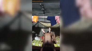 देसी कपल की घर में चुदाई का हॉट ब्लू फिल्म