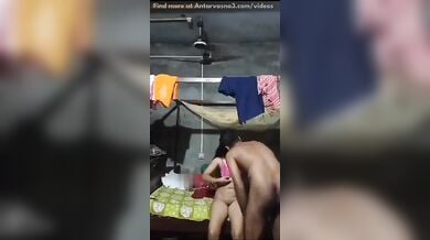 देसी कपल की घर में चुदाई का हॉट ब्लू फिल्म