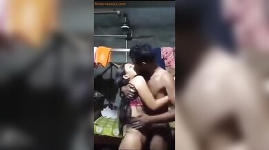 देसी कपल की घर में चुदाई का हॉट ब्लू फिल्म