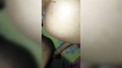 देसी वाइफ की गांड चुदाई तेल लगा के