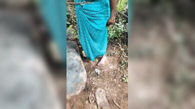 बूढ़ी आंटी ने साड़ी उठा के जवान लंड लिया