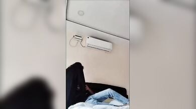 ओयो रूम्स में पापा के ड्राइवर के साथ मस्ती करती जवान लड़की