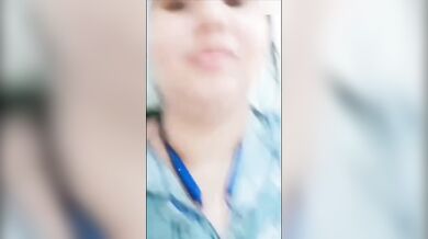 एयर होस्टेस ने वीडियो कॉल में चूत दिखाई