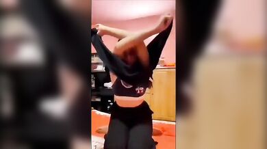 पड़ोसन भाभी का पहला नंगा वीडियो कॉल!