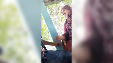 हिजाबी भाभी ने पब्लिक पार्क में लंड की कुल्फी खाई!