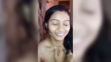 देसी लड़की को बॉयफ्रेंड ने बर्थडे पर खूब पेला!