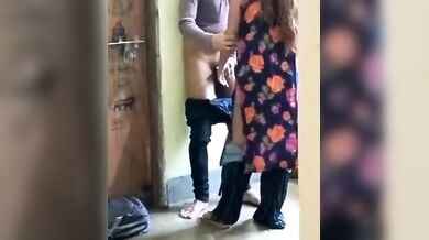 ताऊ जी के बेटे से चुदी हॉट कजिन का देसी पॉर्न