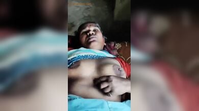 काली झांटवाली बूढ़ी आंटी की बुर चुदाई का वीडियो